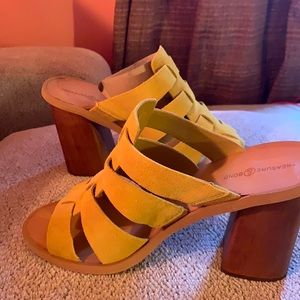 Sexy Mustard Sandal w/Wood Heel